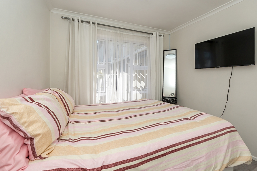 2 Bedroom Property for Sale in Thornton Western Cape